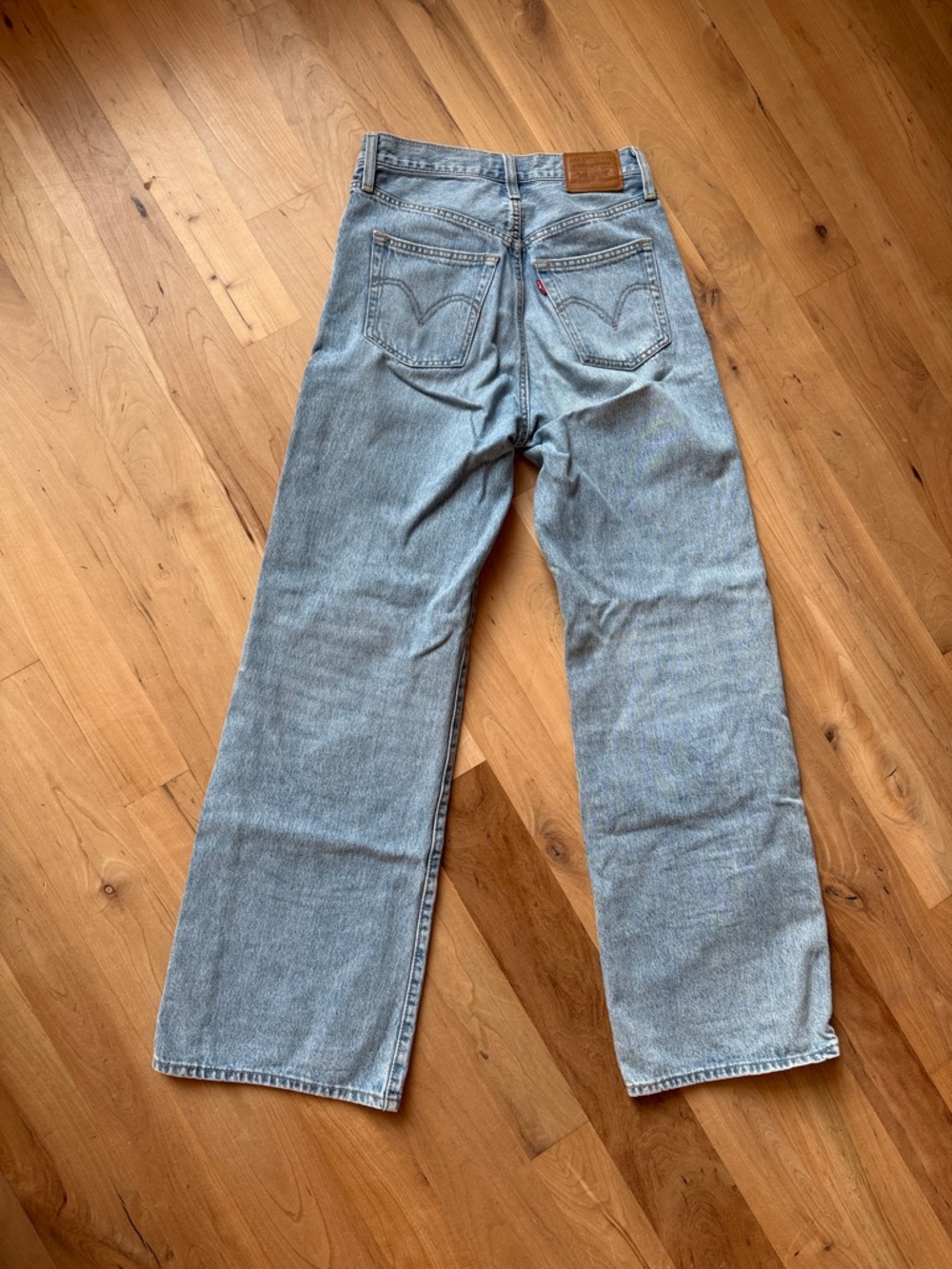 Levis ribcage wide leg 26x32 - Picture 6 of 7